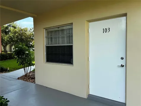 52 Woodland Drive Vero Beach FL 32962