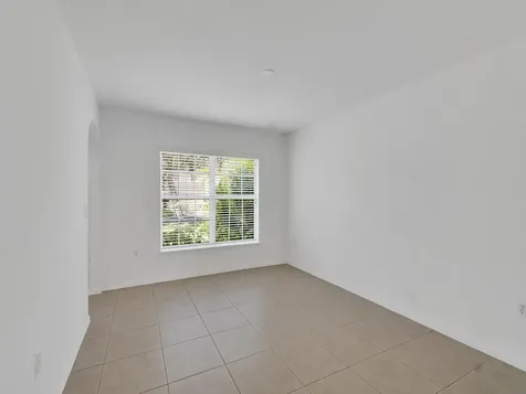 2538 12th Square SW Vero Beach FL 32968