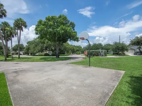 2538 12th Square SW Vero Beach FL 32968