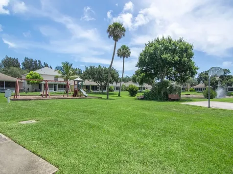 2538 12th Square SW Vero Beach FL 32968