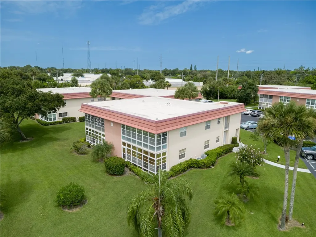 95 Spring Lake Drive Vero Beach FL 32962