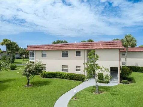 95 Spring Lake Drive Vero Beach FL 32962