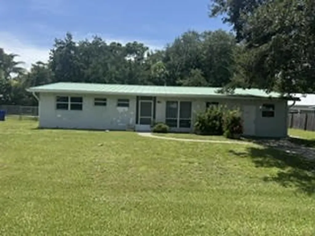 1725 24th Avenue Vero Beach FL 32960