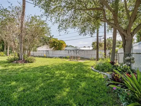 2716 53rd Avenue Vero Beach FL 32966