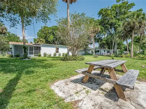 2716 53rd Avenue Vero Beach FL 32966