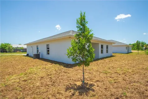 920 7th Street Vero Beach FL 32962