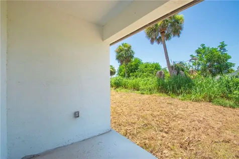 920 7th Street Vero Beach FL 32962