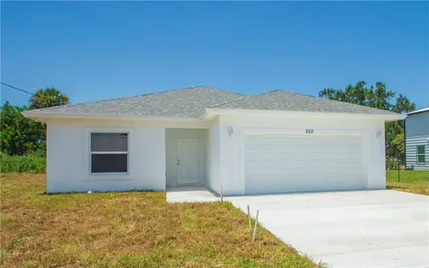 920 7th Street Vero Beach FL 32962