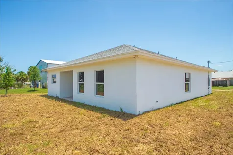 920 7th Street Vero Beach FL 32962