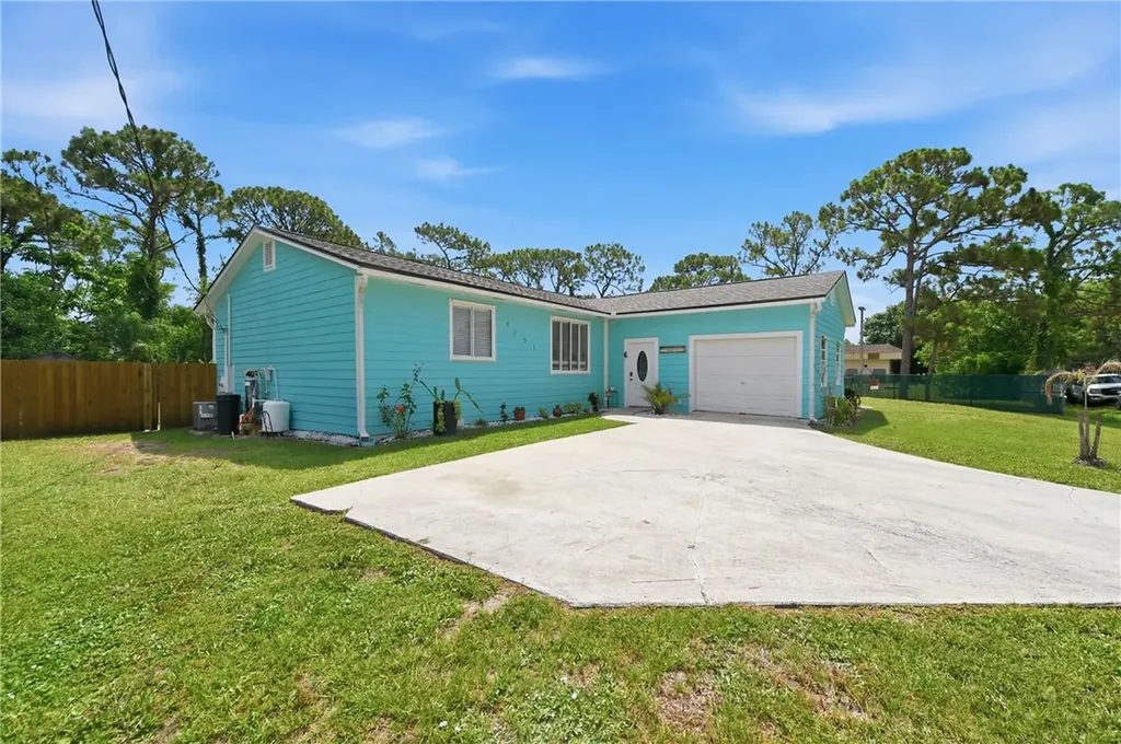 4251 SE Dixie Ross Street Stuart FL 34997