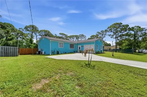4251 SE Dixie Ross Street Stuart FL 34997