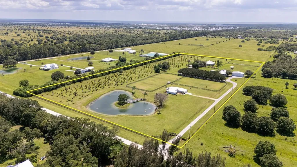 2305 58th Avenue SW Vero Beach FL 32968