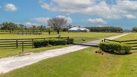 2305 58th Avenue SW Vero Beach FL 32968