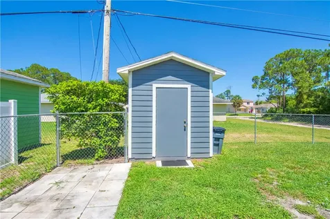 1190 12th Court SW Vero Beach FL 32962