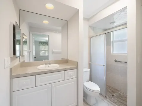 4790 16th Street Vero Beach FL 32966