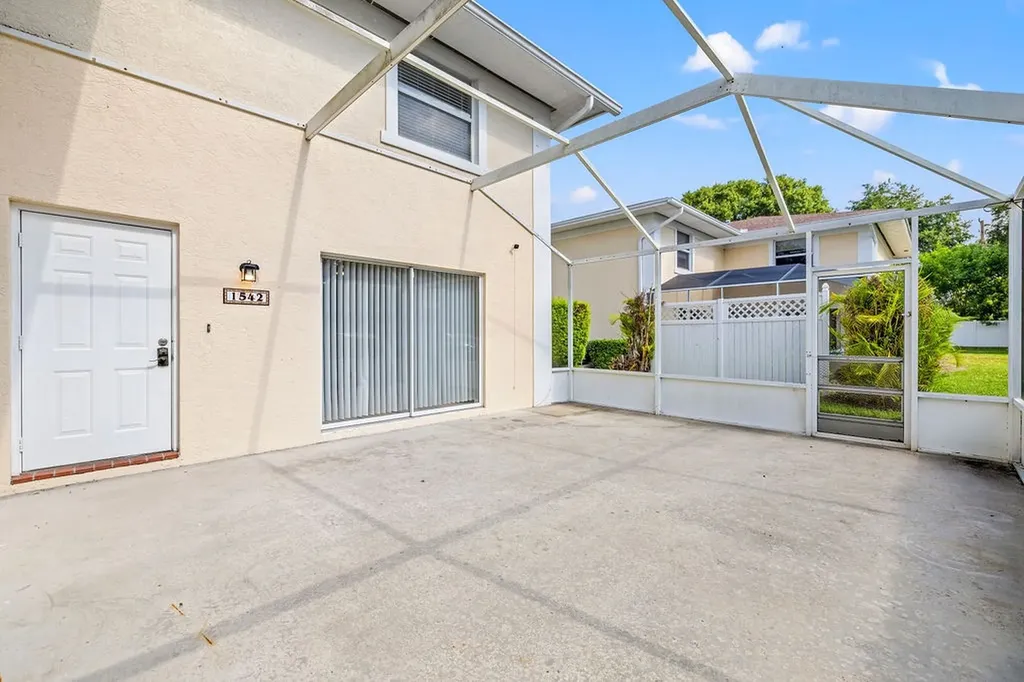 1542 N Lawnwood Circle Fort Pierce FL 34950