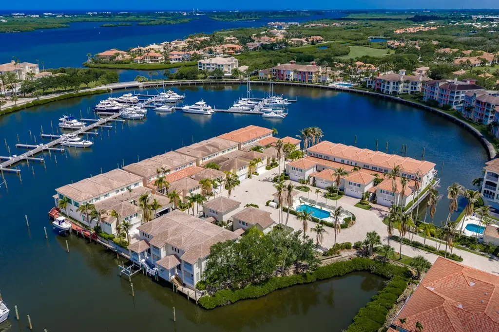 1050 Harbor Island Lane Vero Beach FL 32967