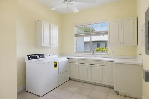 6525 7th Manor Vero Beach FL 32968