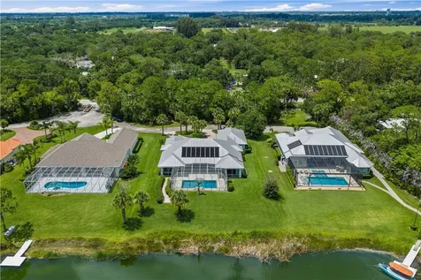 6525 7th Manor Vero Beach FL 32968