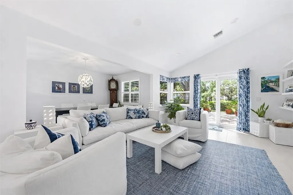 1543 Sabal Court Vero Beach FL 32963