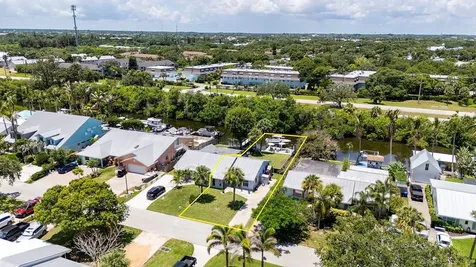 1935 Robalo Drive Vero Beach FL 32960