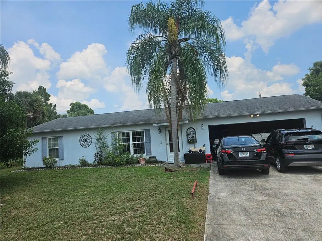 689 Caballero Avenue SE Palm Bay FL 32909
