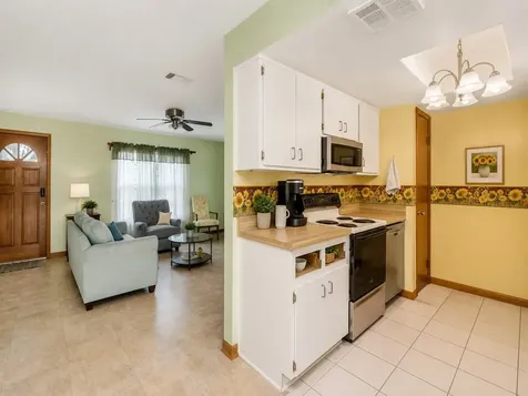 689 Caballero Avenue SE Palm Bay FL 32909