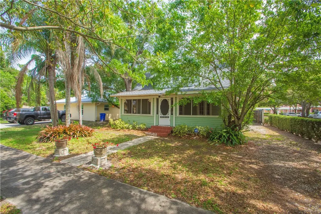 2216 17th Avenue Vero Beach FL 32960