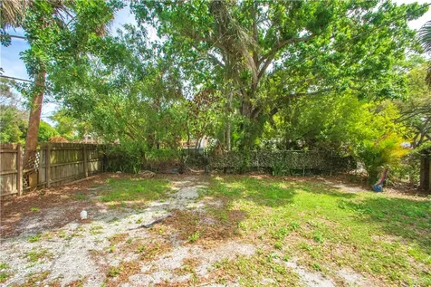 2216 17th Avenue Vero Beach FL 32960