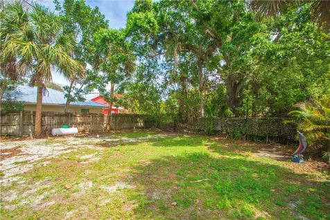 2216 17th Avenue Vero Beach FL 32960