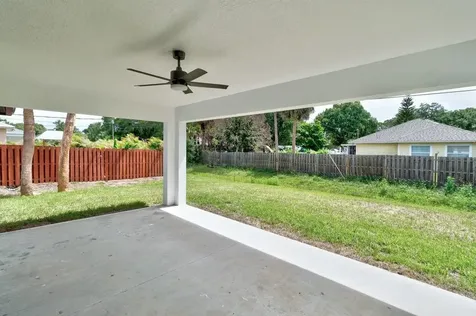 8616 100th Avenue Vero Beach FL 32967