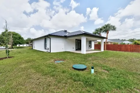 8616 100th Avenue Vero Beach FL 32967