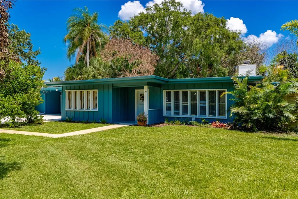 2002 Cordova Avenue Vero Beach FL 32960