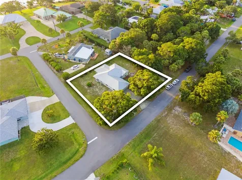 9931 Oak Street Sebastian FL 32976