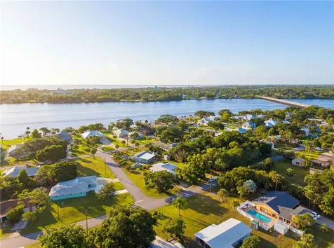 9931 Oak Street Sebastian FL 32976