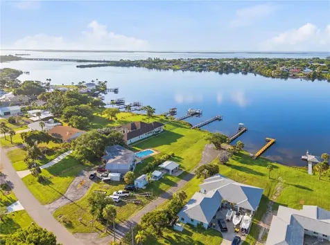 9931 Oak Street Sebastian FL 32976