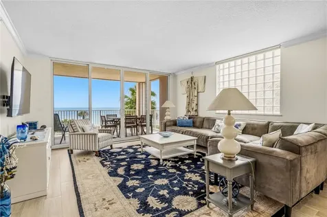 8866 N Sea Oaks Way Vero Beach FL 32963