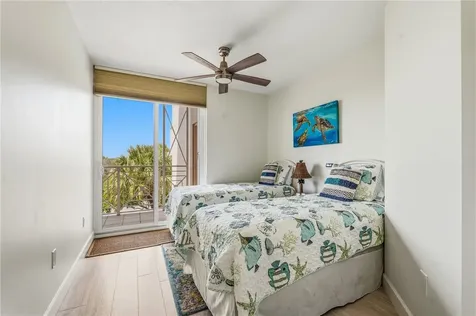 8866 N Sea Oaks Way Vero Beach FL 32963