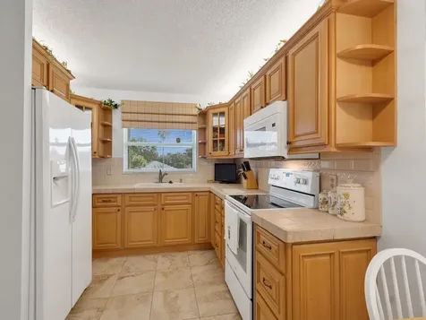 375 N Grove Isle Circle Vero Beach FL 32962