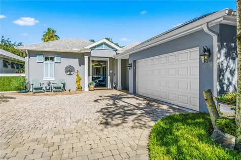 228 Oak Hammock Circle SW Vero Beach FL 32962
