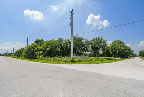 8315 102nd Avenue Vero Beach FL 32967