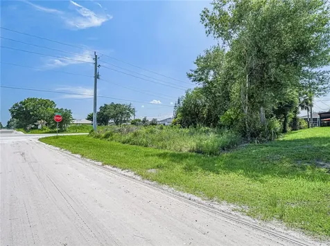8315 102nd Avenue Vero Beach FL 32967