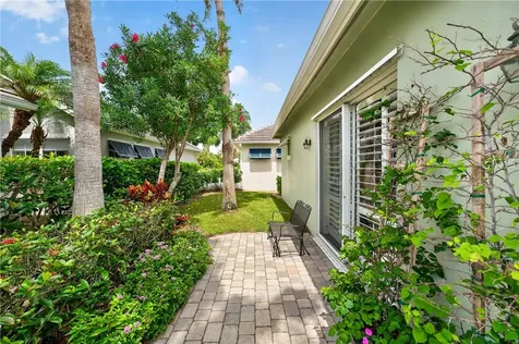 2087 Autumn Lane Vero Beach FL 32963