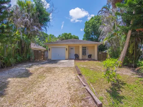 6055 7th Place Vero Beach FL 32968