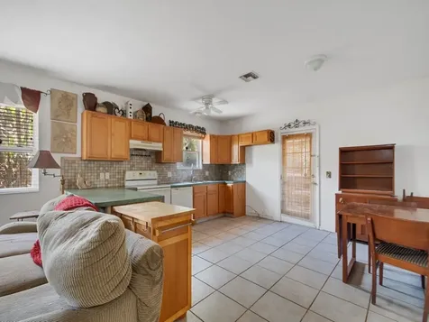 6055 7th Place Vero Beach FL 32968