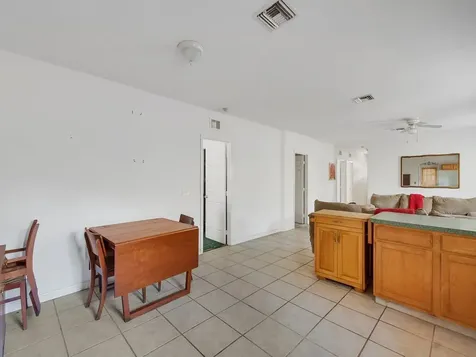 6055 7th Place Vero Beach FL 32968
