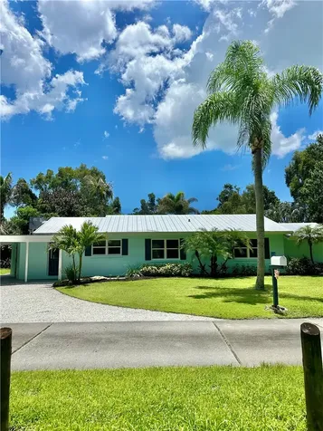 450 28th Court Vero Beach FL 32968