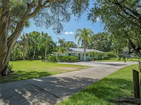 450 28th Court Vero Beach FL 32968