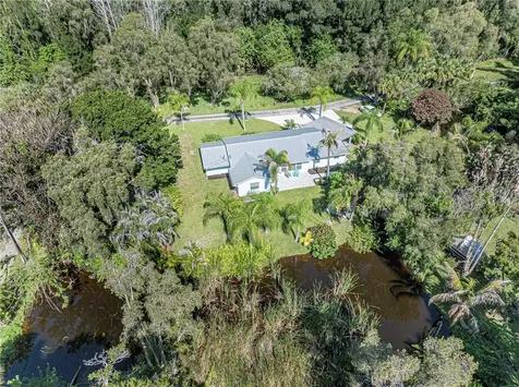 450 28th Court Vero Beach FL 32968