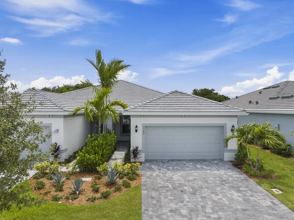 1349 Harper Way Vero Beach FL 32960